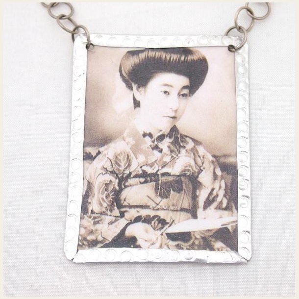 Icon Jewelry - Halskjede med Geisha-motiv