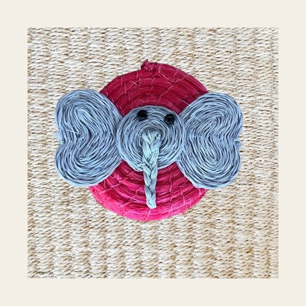 Dumbo - liten fuchsia-farget boks i sisal