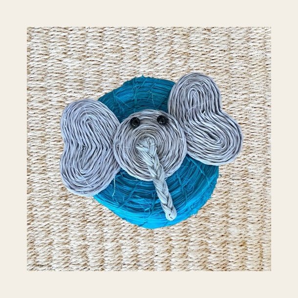 Dumbo - liten turkis boks i sisal