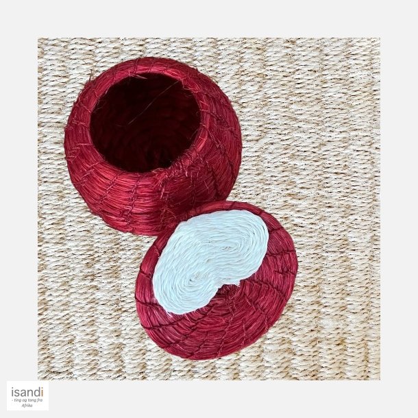 Hjertelig - liten r�d boks i sisal
